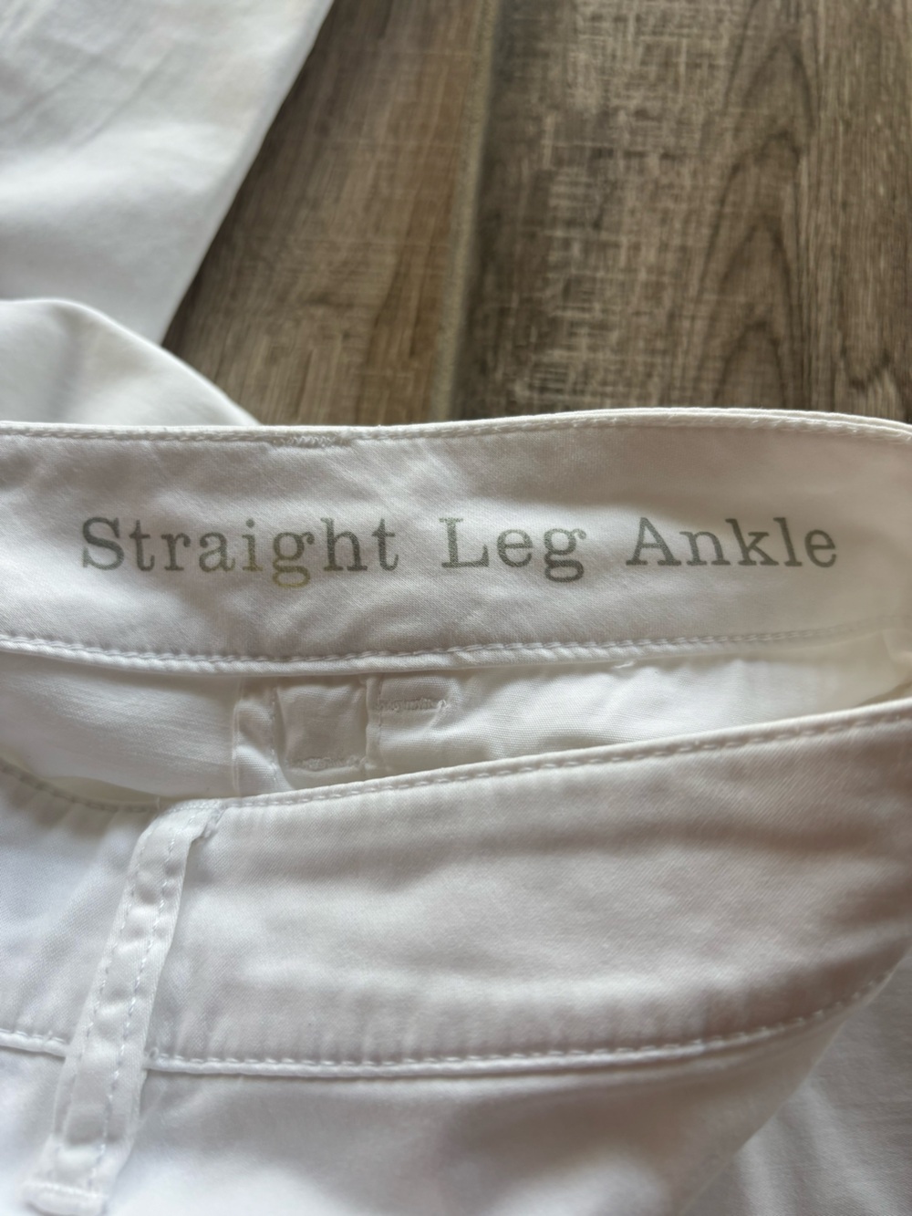 Tommy Bahama White Straight-Leg soft pants 27x28 - Picture 3 of 5